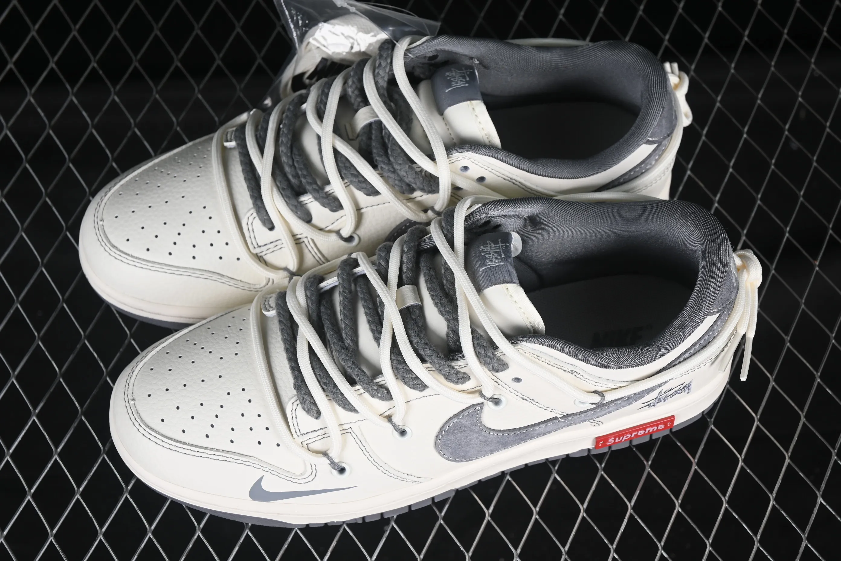 All categories Nk SB Dunk Series Nk SB Dunk Low High-end customized low-top sneakers Nike SB Dunk Low Stusi